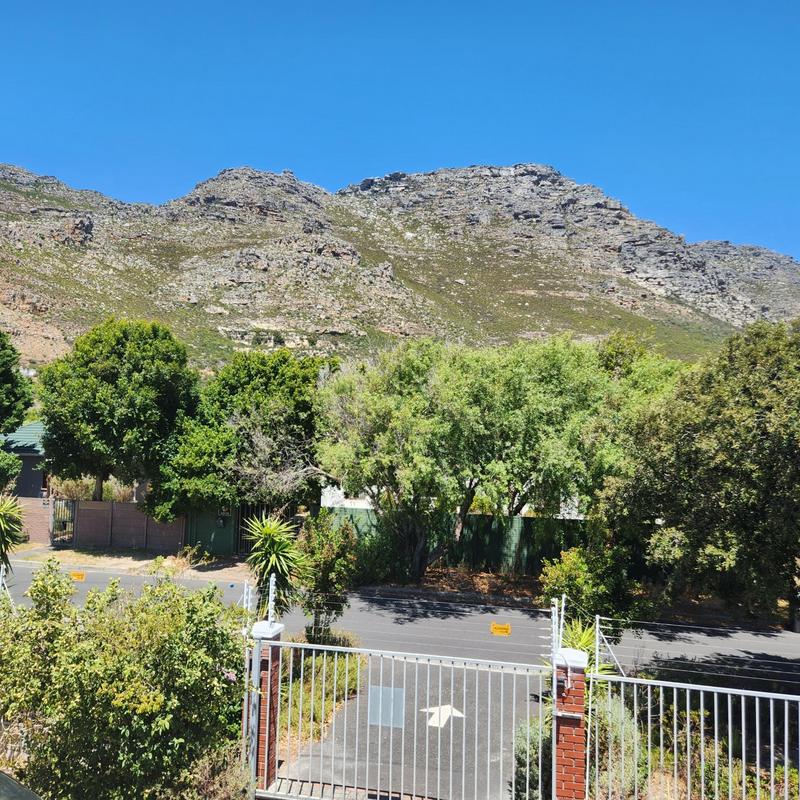 3 Bedroom Property for Sale in Lakeside Western Cape